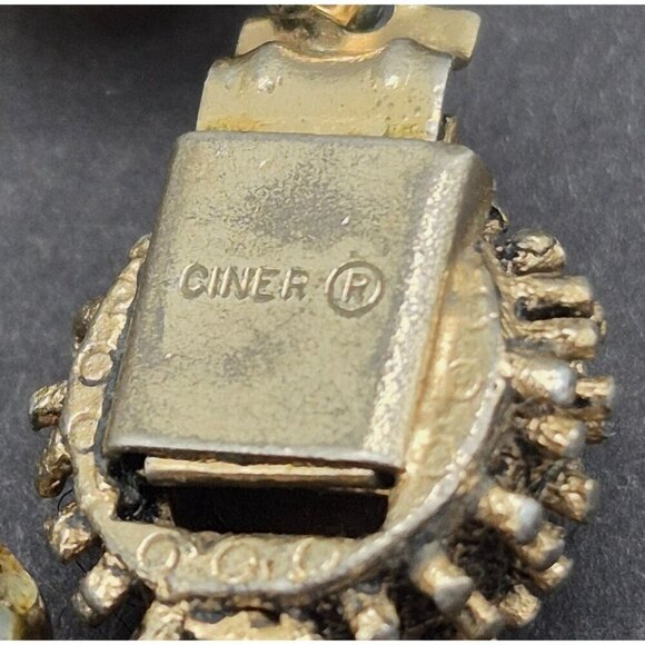 Ciner Vintage Glass Faceted Beads Collar Necklace Gold Tone Hidden Box Clasp 17" - Picture 6 of 6